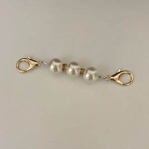 Elegant Pearl and Gold Bag Extender